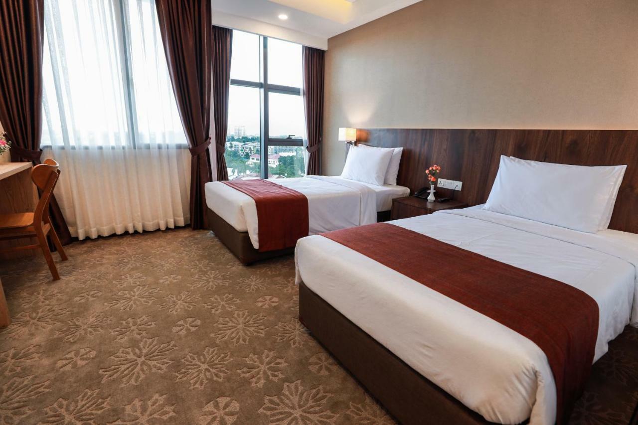 Hlaine Tet Hotel Янгон Экстерьер фото