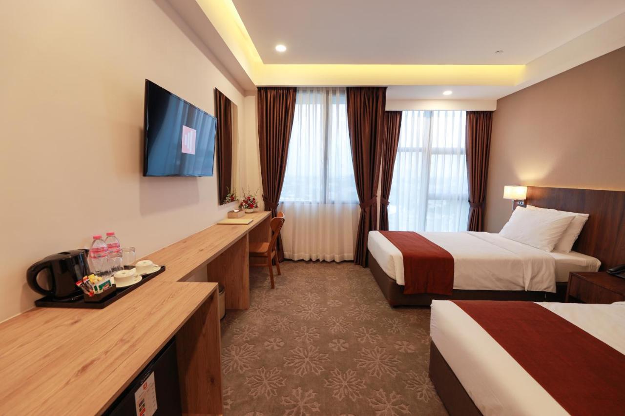 Hlaine Tet Hotel Янгон Экстерьер фото