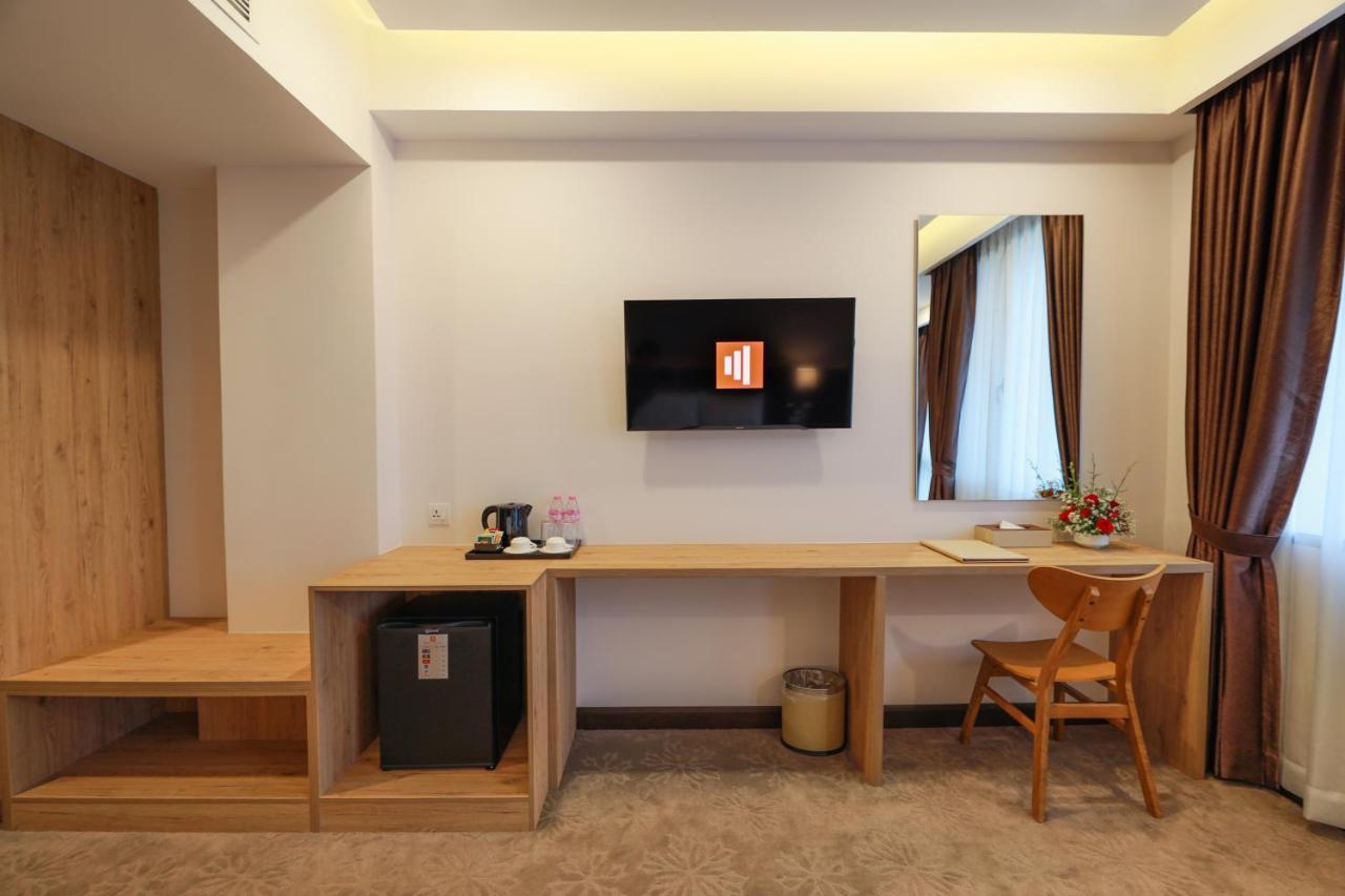 Hlaine Tet Hotel Янгон Экстерьер фото