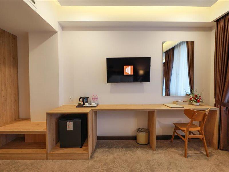 Hlaine Tet Hotel Янгон Экстерьер фото
